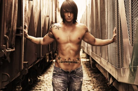 Conoce a Lucas en Breakable de Tammara Webber